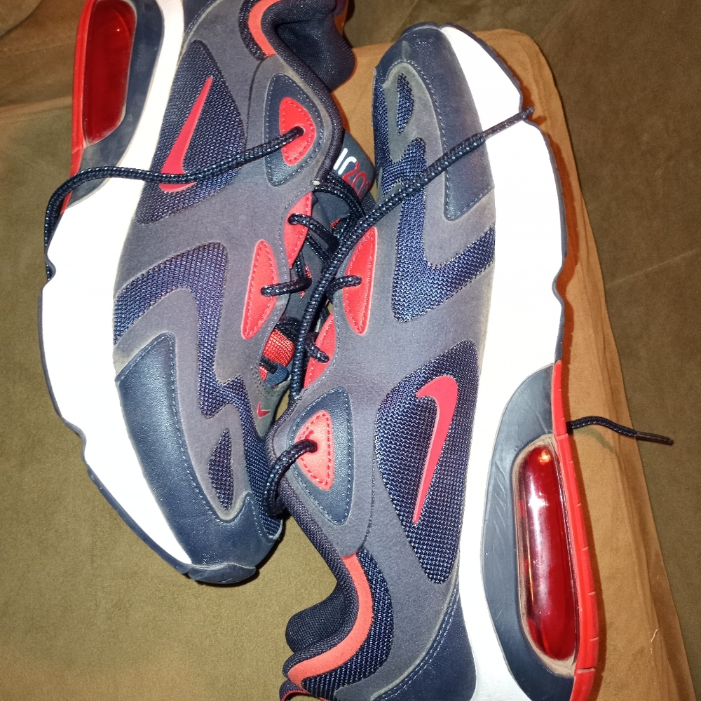 Nike Air max 200 size 8 M.